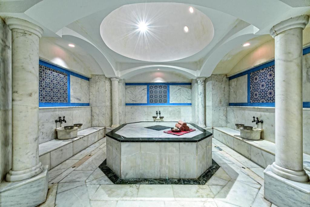 Von Resort Golden Coast 5*