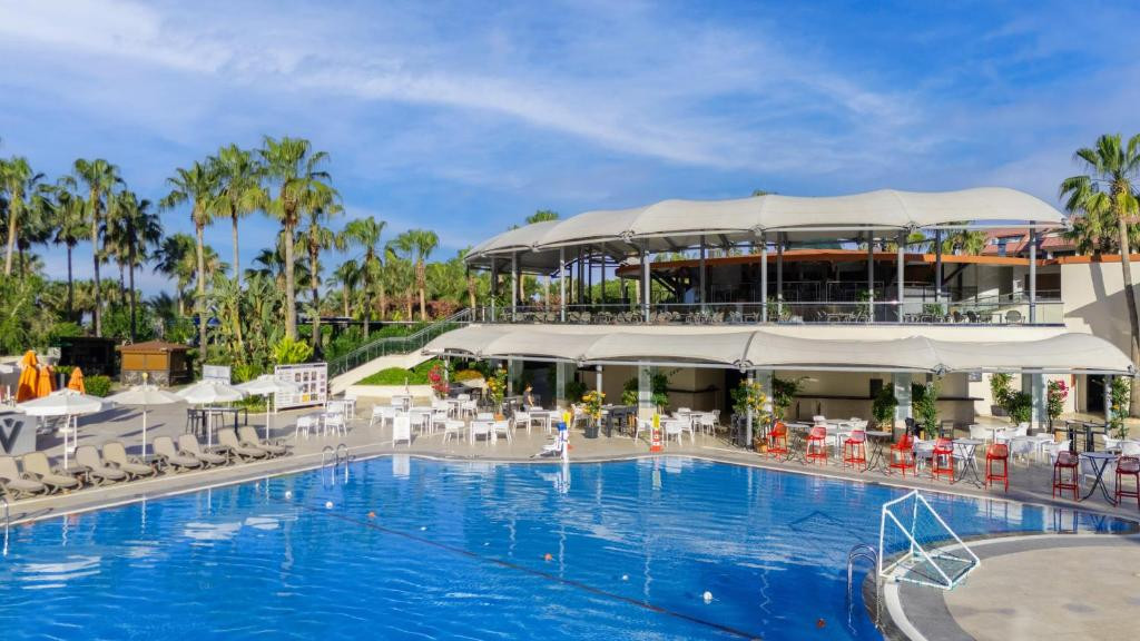 Von Resort Golden Coast 5*