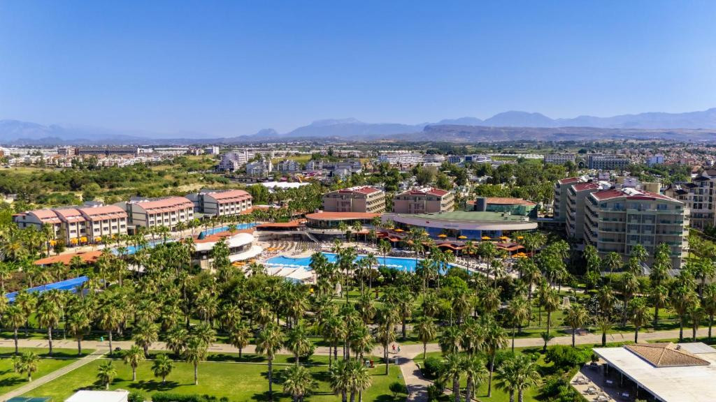 Von Resort Golden Coast 5*