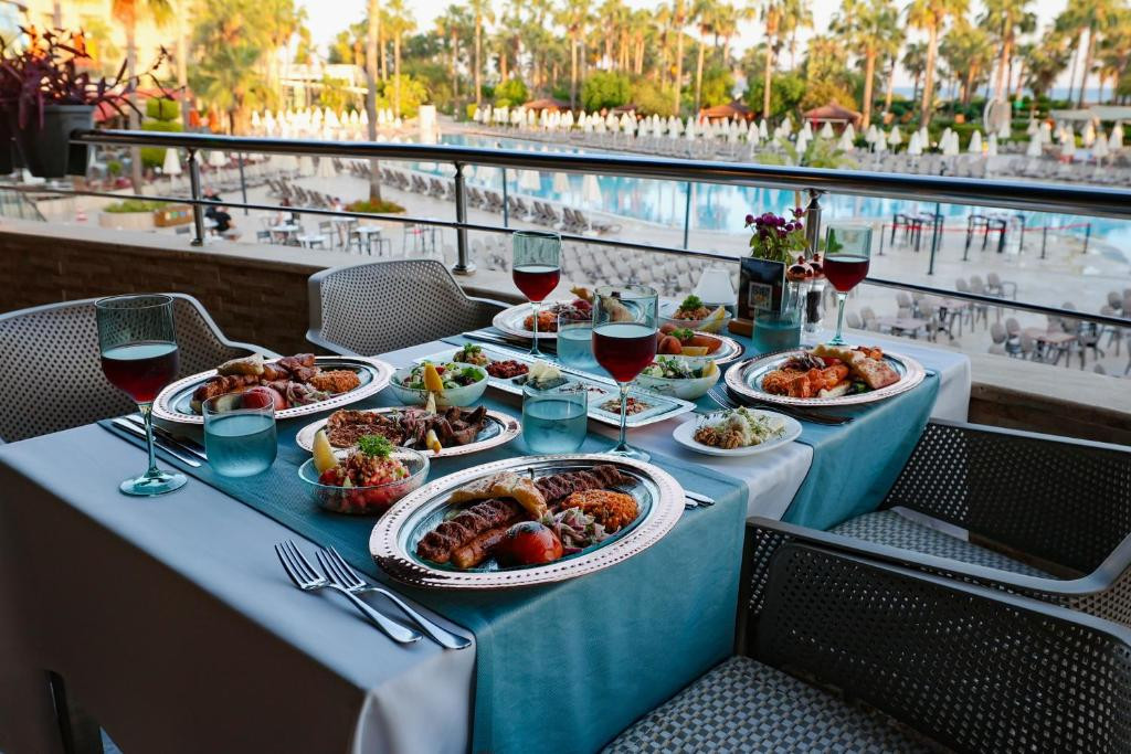 Von Resort Golden Coast 5*
