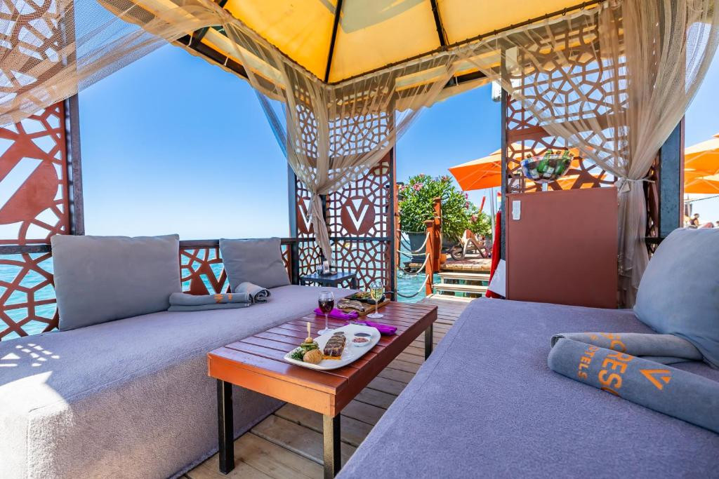 Von Resort Golden Coast 5*