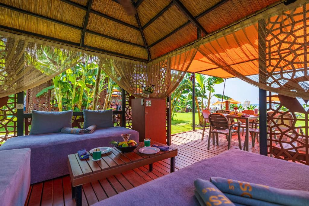 Von Resort Golden Coast 5*