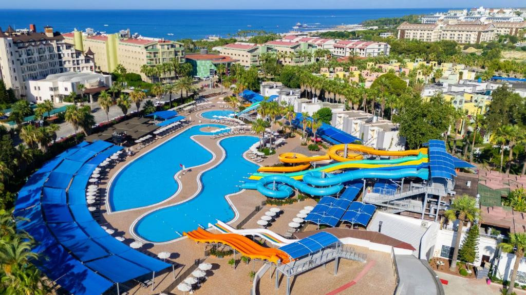 Von Resort Golden Coast 5*