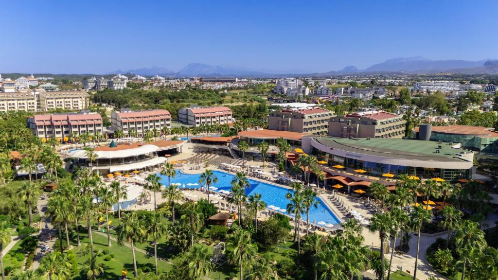 Von Resort Golden Coast 5*