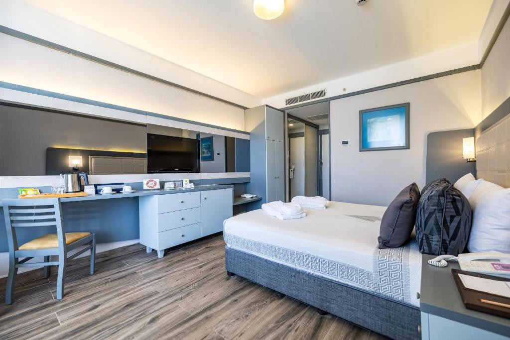 Von Resort Golden Coast 5*