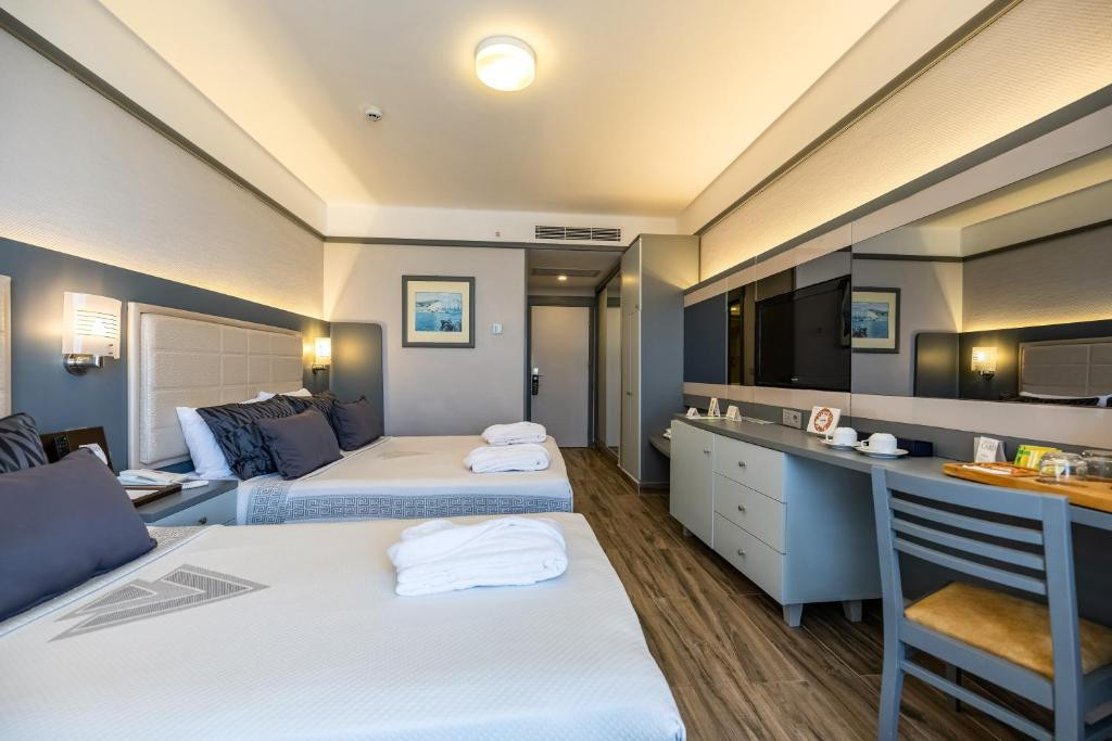 Von Resort Golden Coast 5*