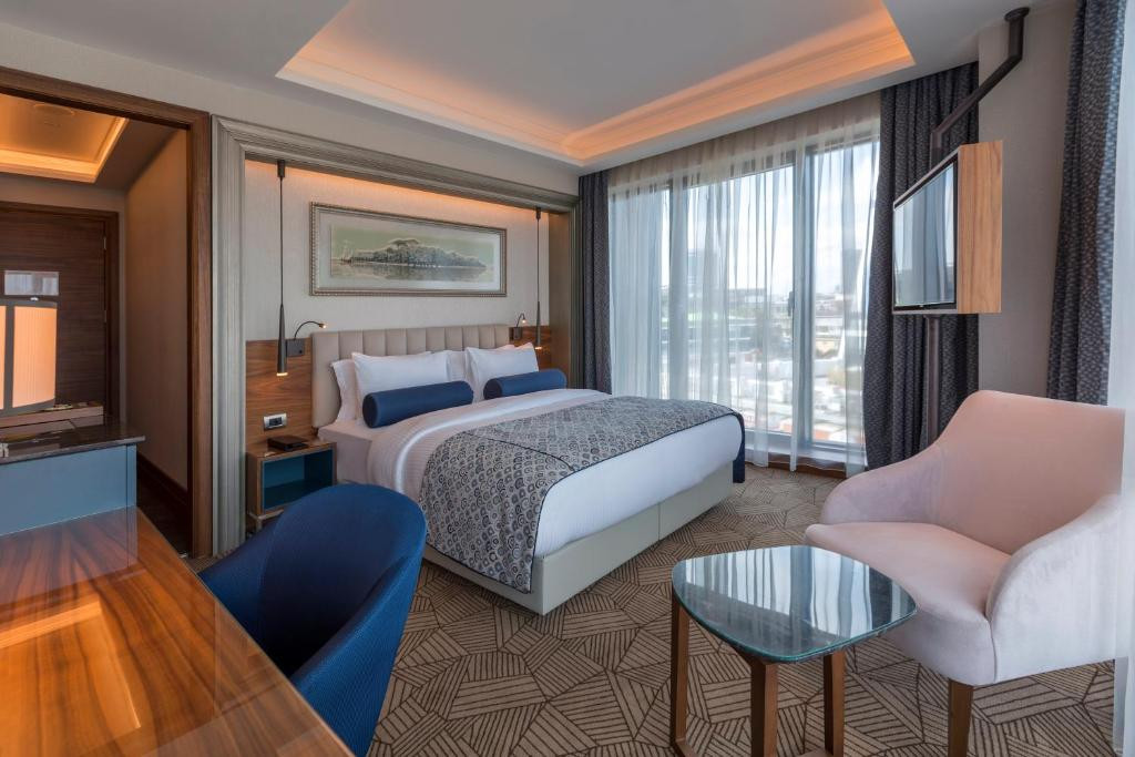 Golden Tulip Istanbul Bayrampasa 5*