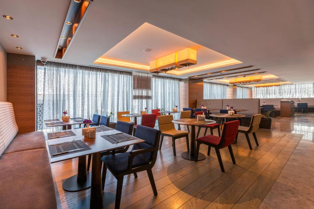 Golden Tulip Istanbul Bayrampasa 5*