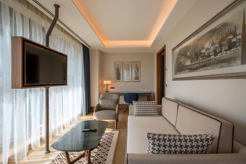 Golden Tulip Istanbul Bayrampasa 5*