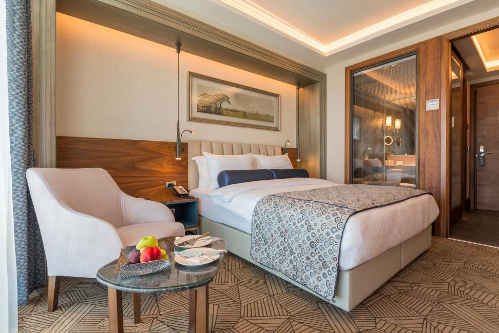 Golden Tulip Istanbul Bayrampasa 5*