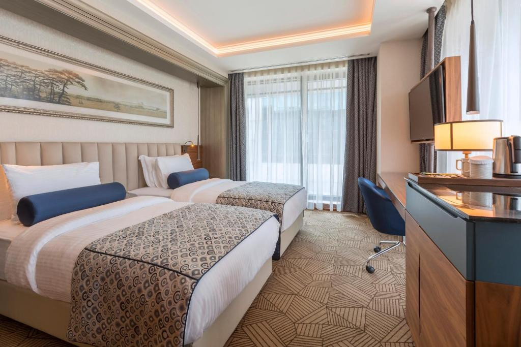 Golden Tulip Istanbul Bayrampasa 5*