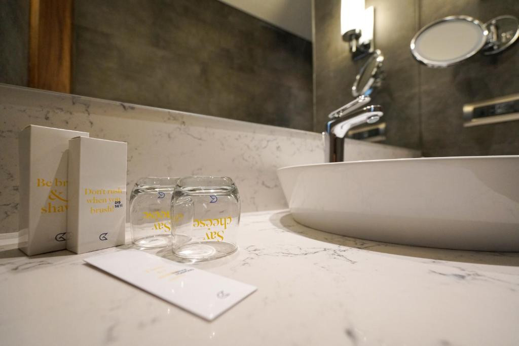 Golden Tulip Istanbul Bayrampasa 5*