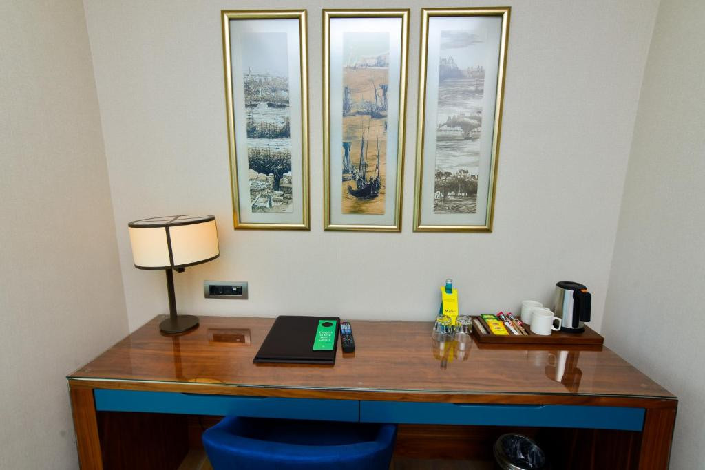 Golden Tulip Istanbul Bayrampasa 5*