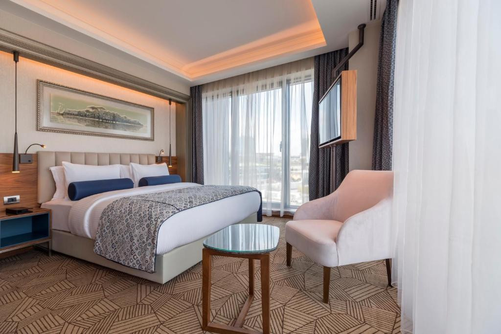 Golden Tulip Istanbul Bayrampasa 5*