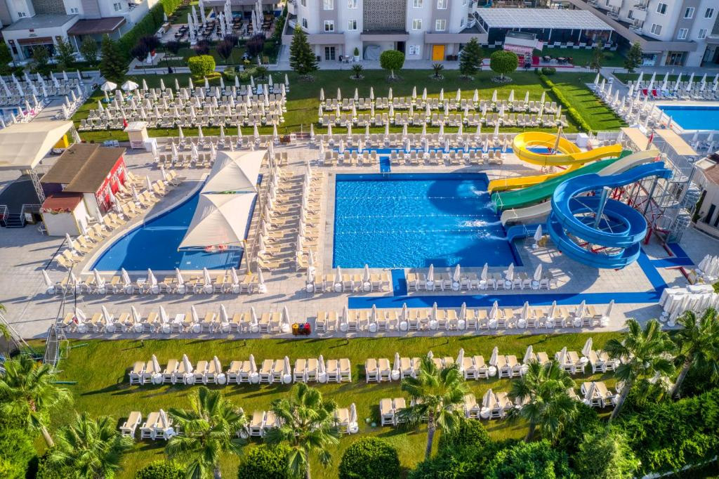 Grand Park Lara 5*