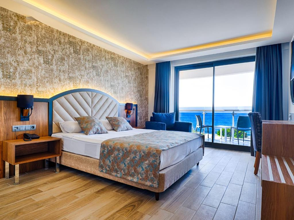 Grand Uysal Beach & Spa Hotel 5*
