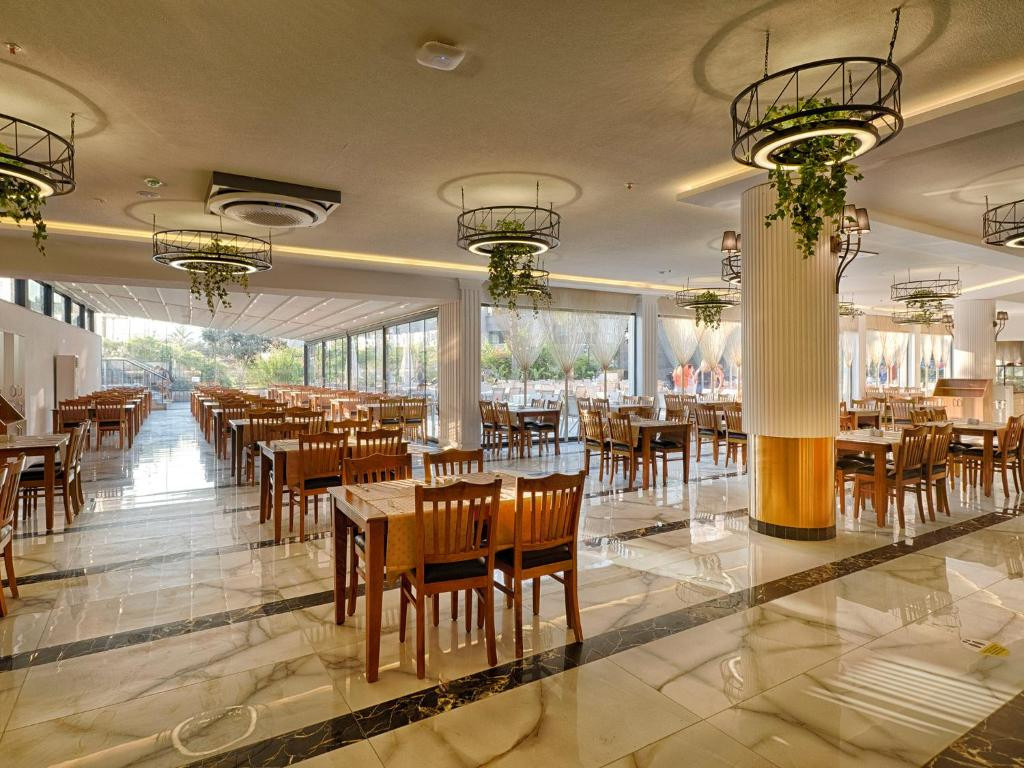 Grand Uysal Beach & Spa Hotel 5*