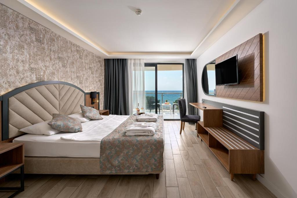 Grand Uysal Beach & Spa Hotel 5*