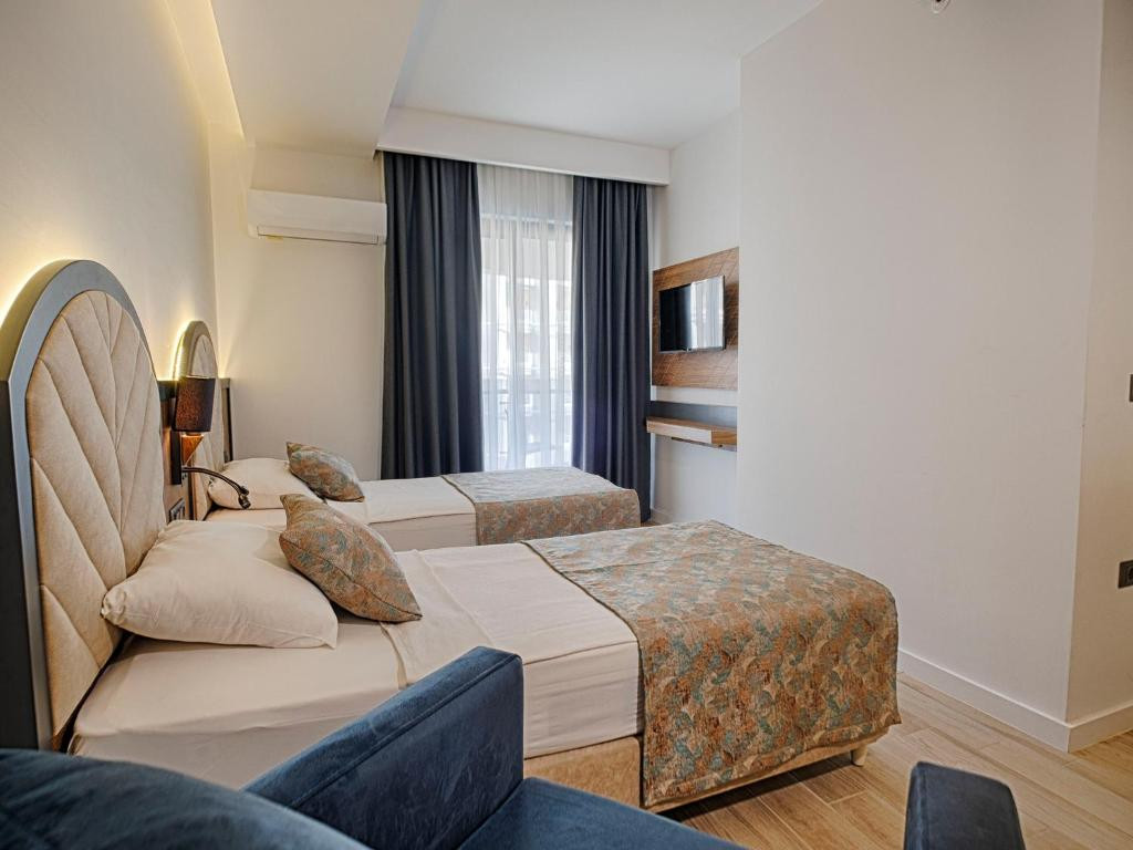 Grand Uysal Beach & Spa Hotel 5*