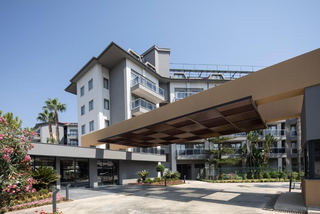 Green Garden Resort Hotel 5*