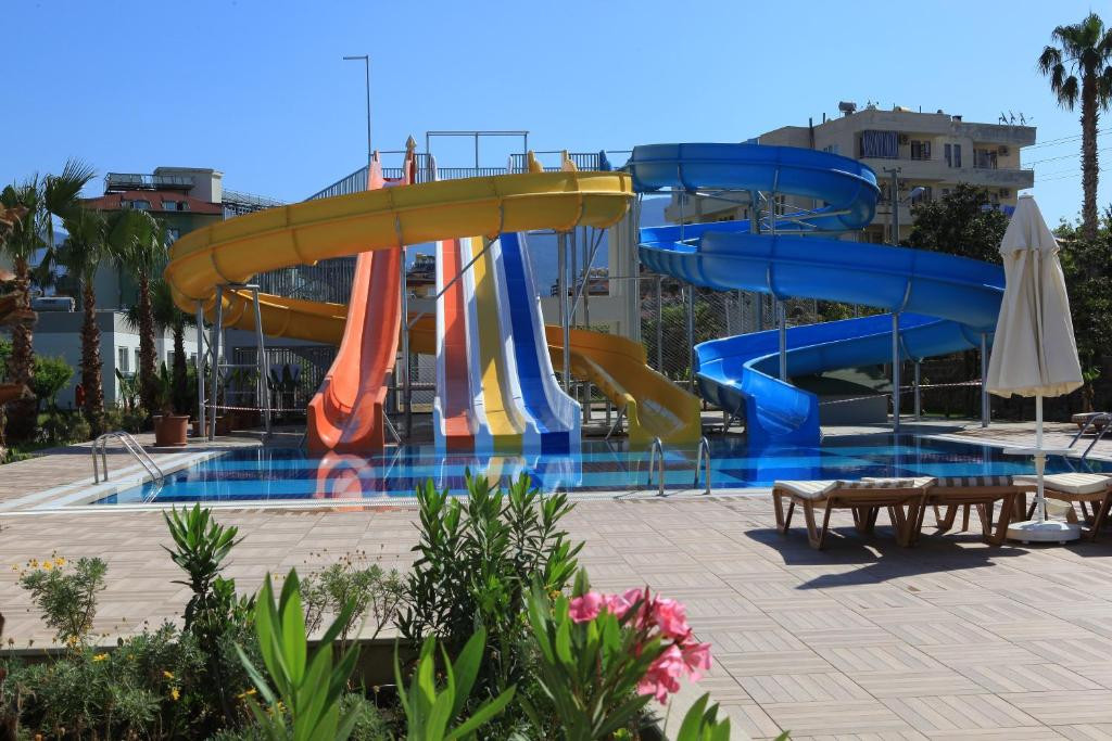 Green Garden Resort Hotel 5*