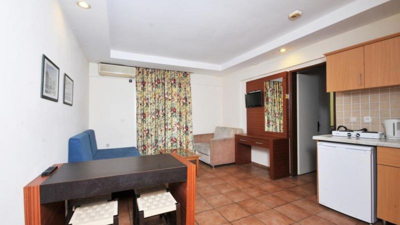 Green Park Apart 3*