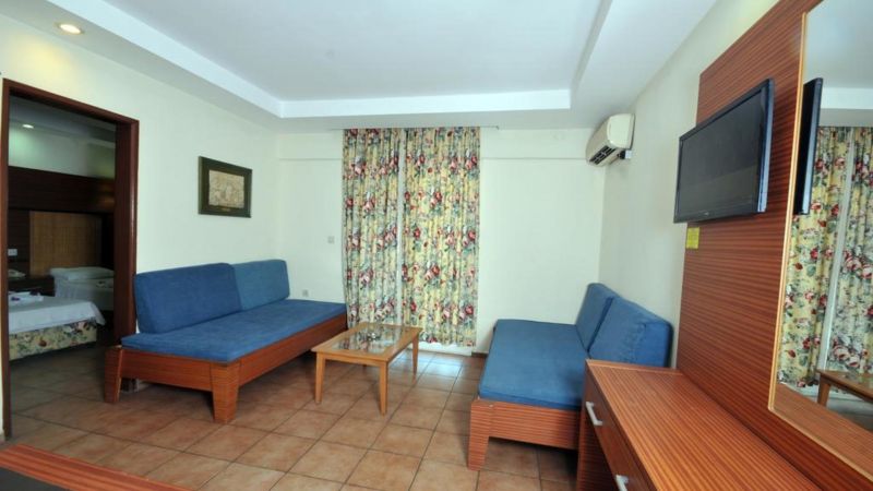 Green Park Apart 3*