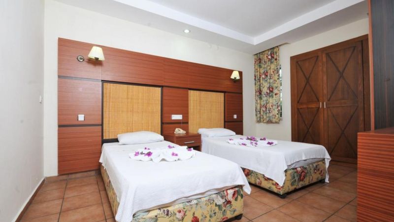 Green Park Apart 3*