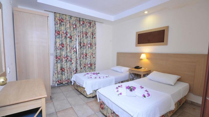 Green Park Apart 3*