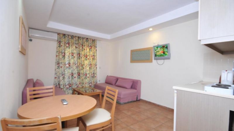 Green Park Apart 3*