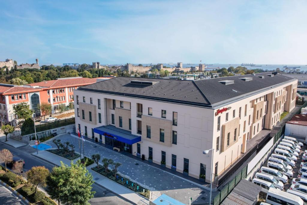 Hampton By Hilton Istanbul Zeytinburnu 4*