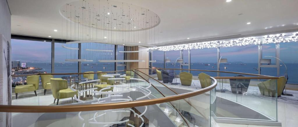Hilton Istanbul Bakirkoy 5*