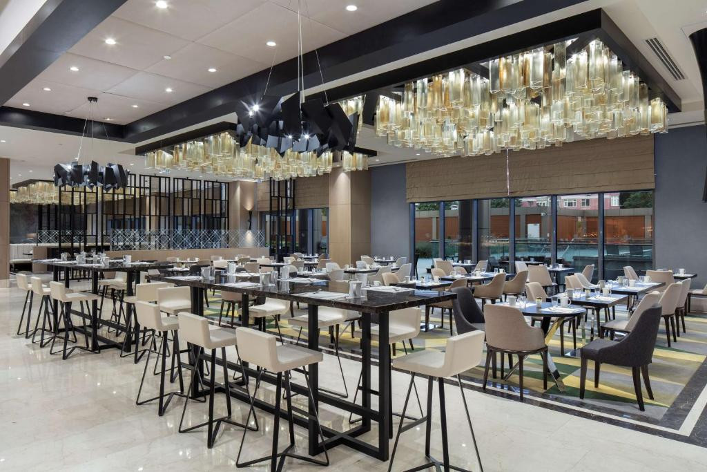 Hilton Istanbul Bakirkoy 5*