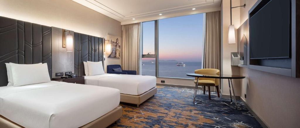Hilton Istanbul Bakirkoy 5*