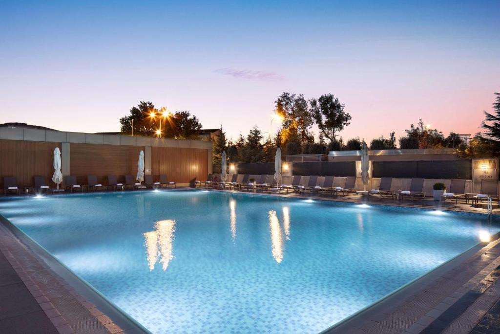 Hilton Istanbul Bakirkoy 5*