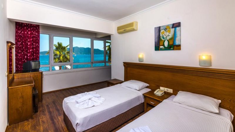 Honeymoon Beach 3*