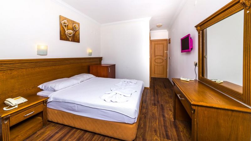 Honeymoon Beach 3*