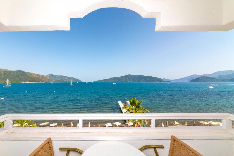 Honeymoon Beach 3*