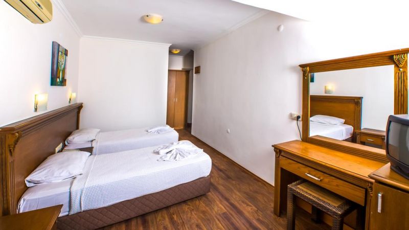 Honeymoon Beach 3*