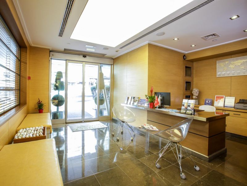 Housez Suites & Apartments 4*