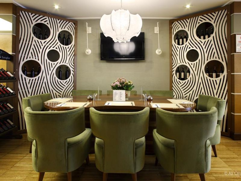 Housez Suites & Apartments 4*