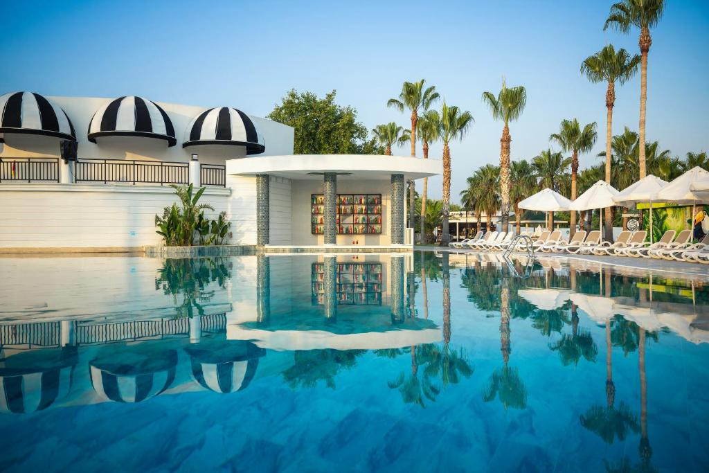 Oz Hotels Incekum Beach Hotel 5*