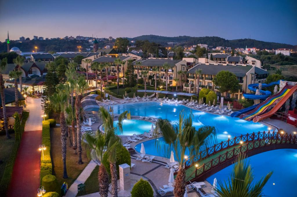 Oz Hotels Incekum Beach Hotel 5*