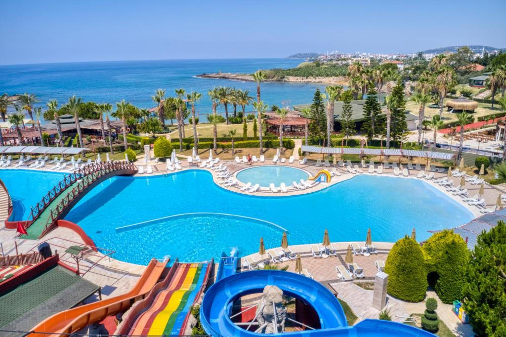 Oz Hotels Incekum Beach Hotel 5*
