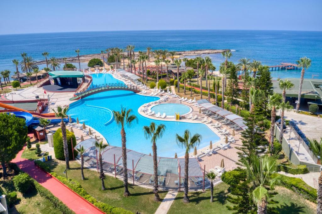 Oz Hotels Incekum Beach Hotel 5*
