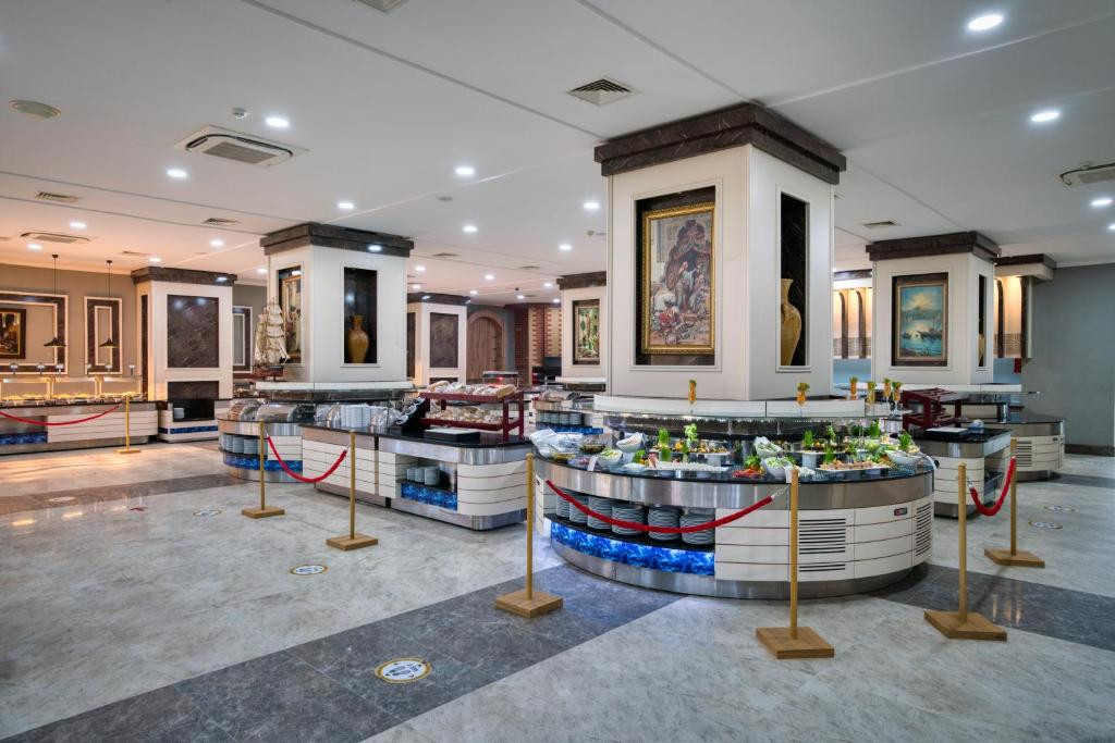 Oz Hotels Incekum Beach Hotel 5*