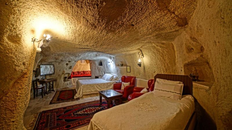 Jerveni Cave 3*