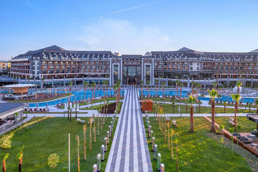 Lago Hotel (Ex. Azura Deluxe Sorgun) 5*