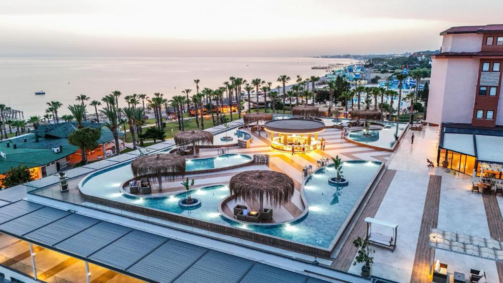 Justiniano Club Park Conti 5*
