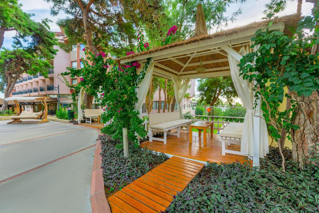 Justiniano Club Park Conti 5*